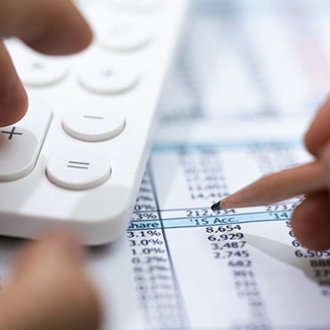 hero image financial accounting vs managerial accounting 370x370